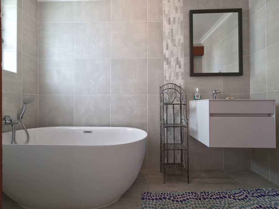 4 Bedroom Property for Sale in Noorsekloof Eastern Cape